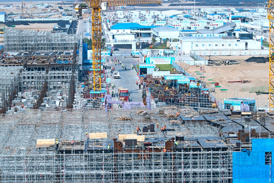 炎炎夏日，廈門翔安機場項目建設(shè)正酣。李昌乾攝