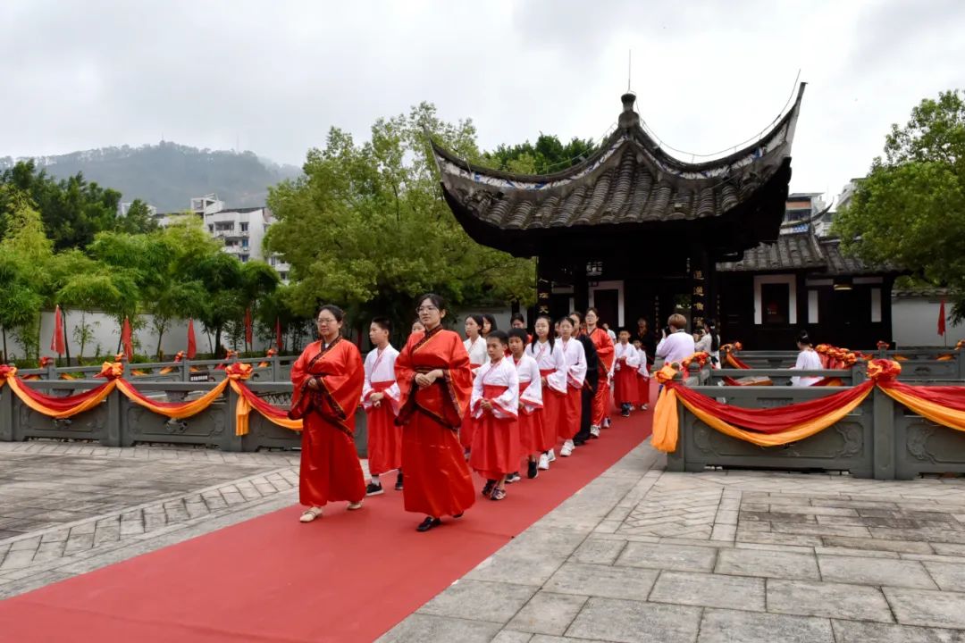 楊浦區(qū)臺胞子女來明開展中華文化研習(xí)活動。三明市融媒體中心供圖