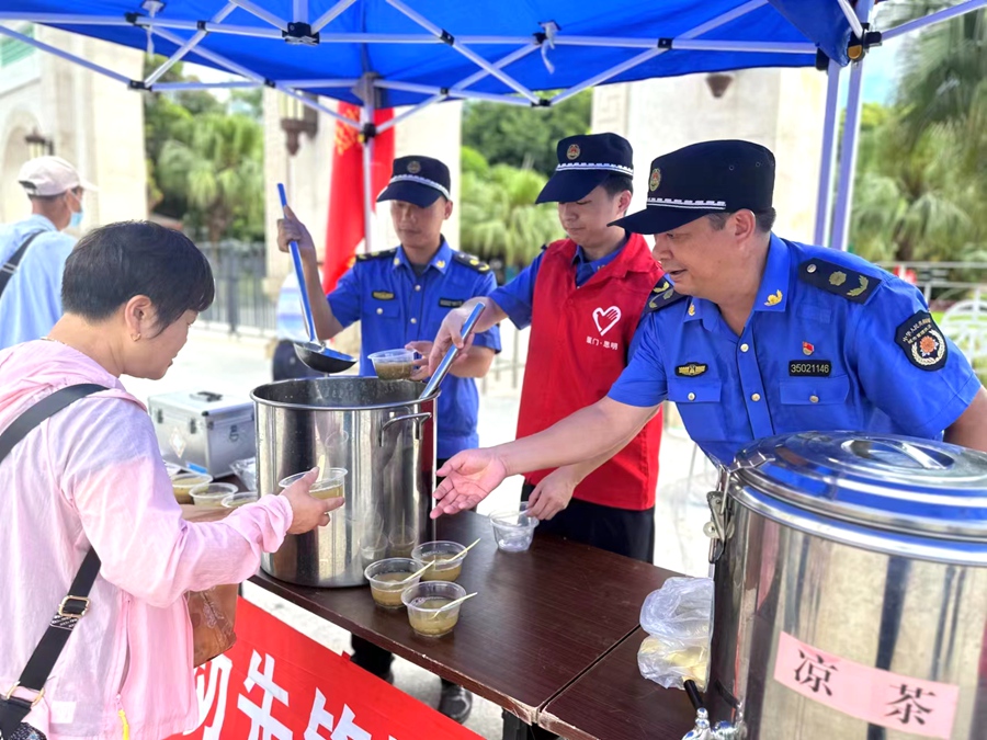 暖心服務為民，提升群眾滿意度。思明城管局供圖