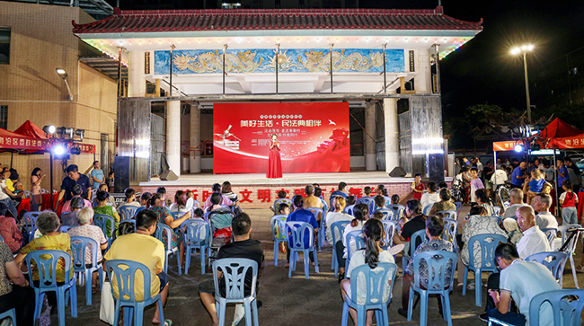 海滄區(qū)司法局舉辦“法治夜市”普法活動(dòng)。 海滄區(qū)司法局供圖