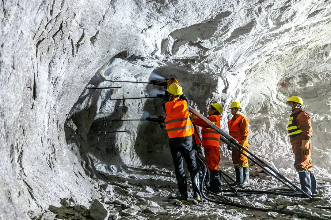 鐵觀音隧道建設(shè)項目有條不紊地推進(jìn)。黃東華攝