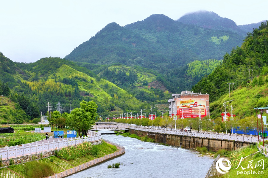 福建省寧德市屏南縣雙溪鎮(zhèn)。人民網(wǎng) 李唯一攝