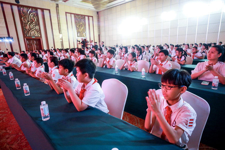 漳州全市大中小學師生代表到場聆聽思政課。鄭文典攝