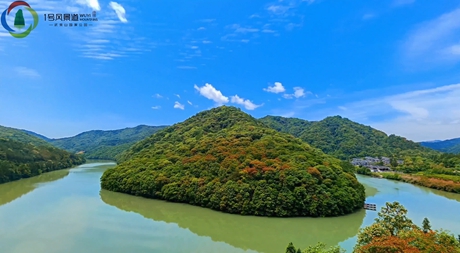 《行走建陽 遇見美好》寒泉精舍是朱熹為母親守孝所創(chuàng)辦的第一所書院，不僅體現(xiàn)了朱熹的孝文化傳承，也是朱熹著書立學(xué)的發(fā)展重要場(chǎng)所。